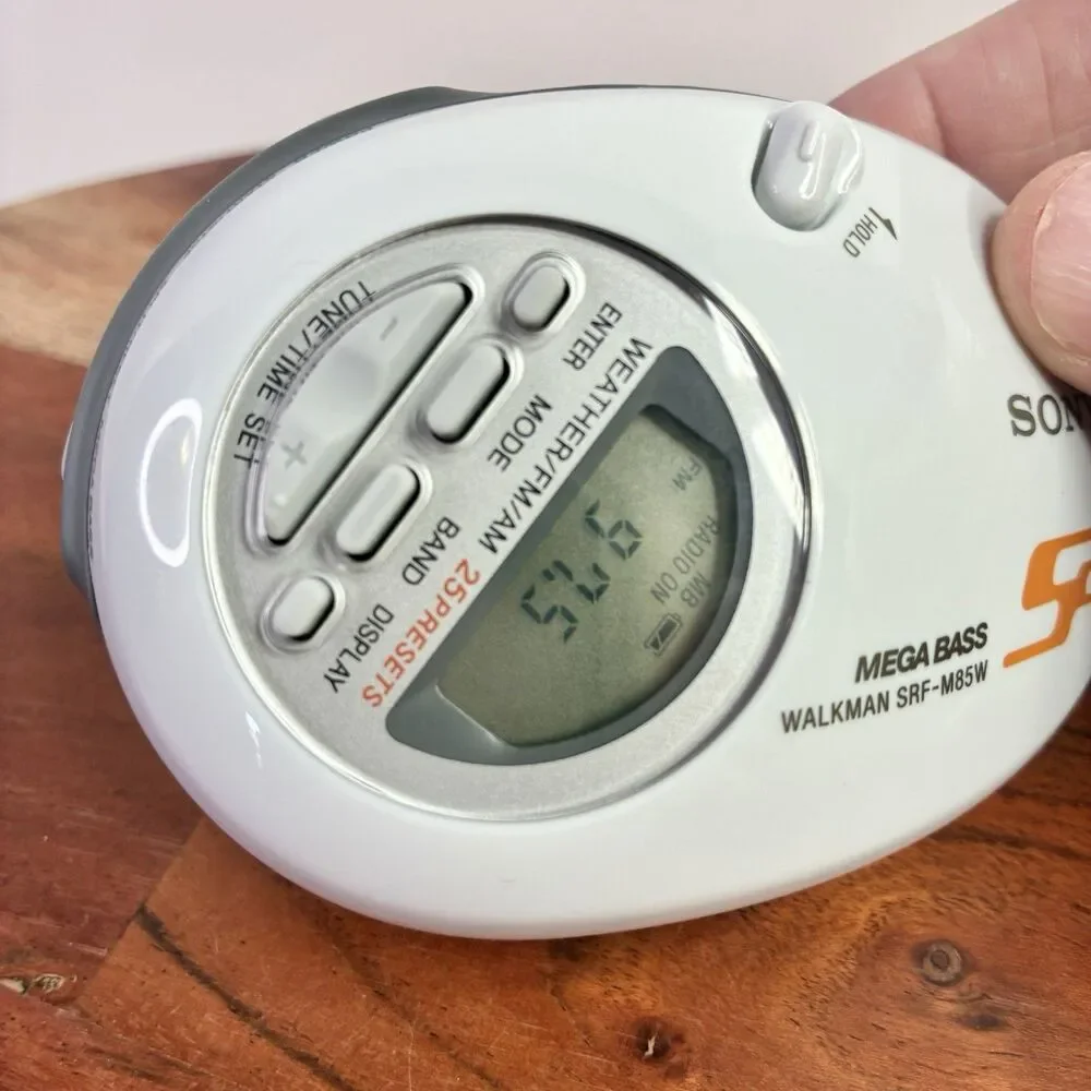 Sony Mega Bass S2 Walkman AM/FM Radio Weather SRF-M85V White w/ Strap Tested